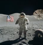 宇航员被困在月球怎么办